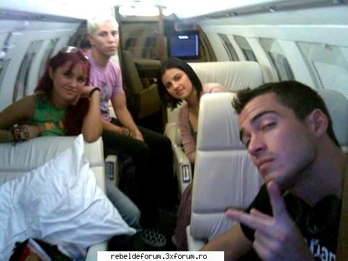 concertul iubirii 


in drum spre un 6 rebeli neavand un subiect de discutie incep sa isi gaseasca